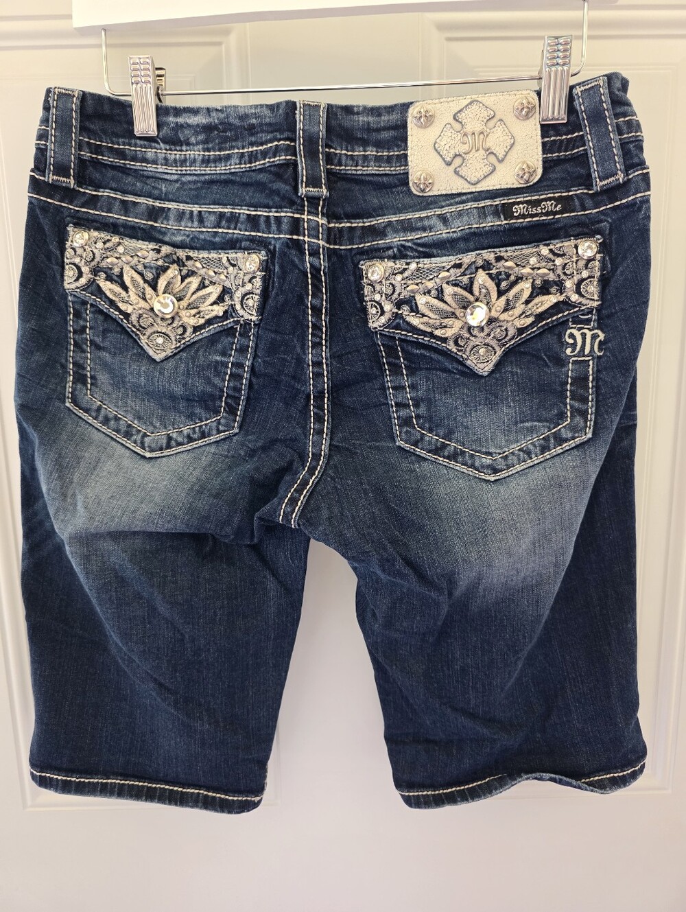 Miss Me Dark Wash Denim Bermuda Shorts Size 28 - Picture 2 of 6